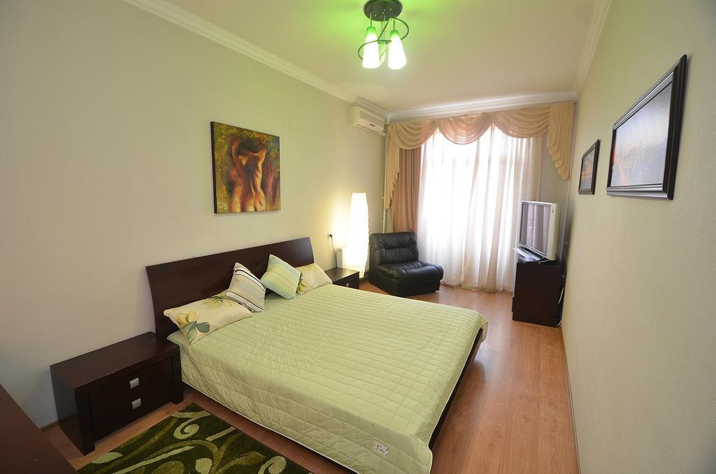 Apartments In The City Center On Sobornaya Street Mykolaiv Room photo
