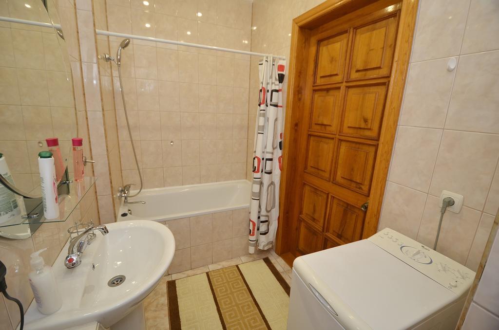 Apartments In The City Center On Sobornaya Street Mykolaiv Room photo